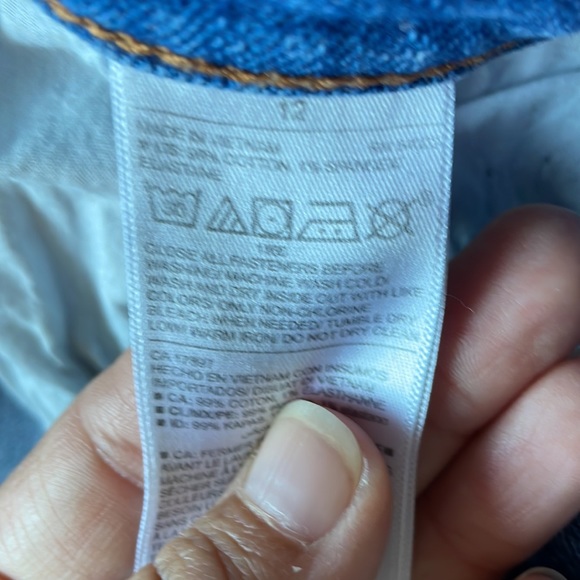 Old Navy Boyfriend Denim shorts, size 12 - Picture 3 of 3